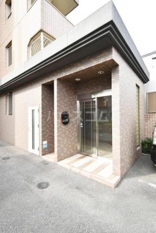 2/4 エントランス