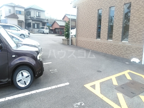 4/13 駐車場