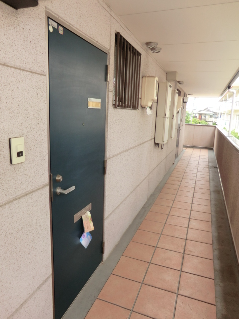 17/23 エントランス