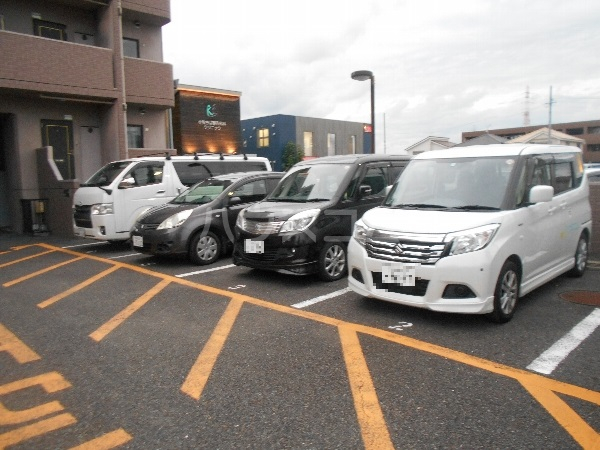 22/30 駐車場