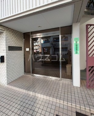 16/20 エントランス