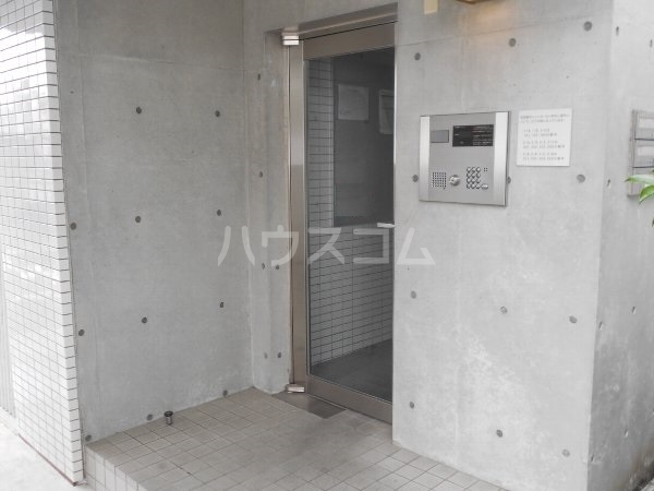 17/27 エントランス