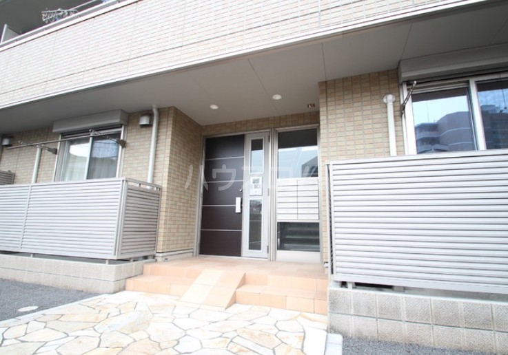 13/21 エントランス