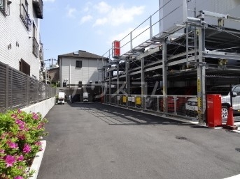 18/25 駐車場