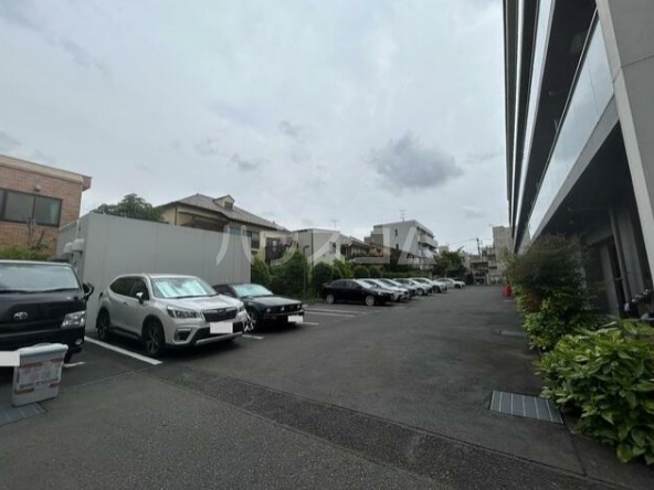 19/28 駐車場