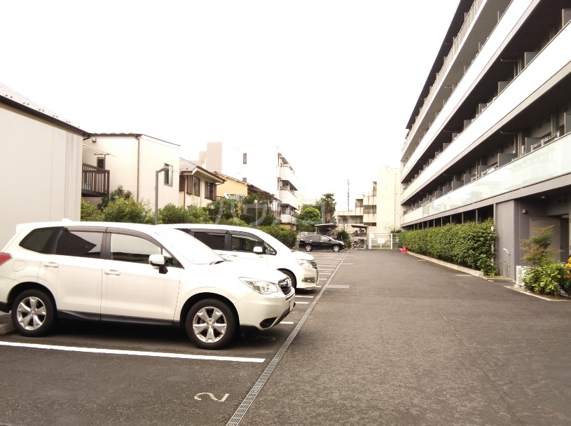 22/30 駐車場