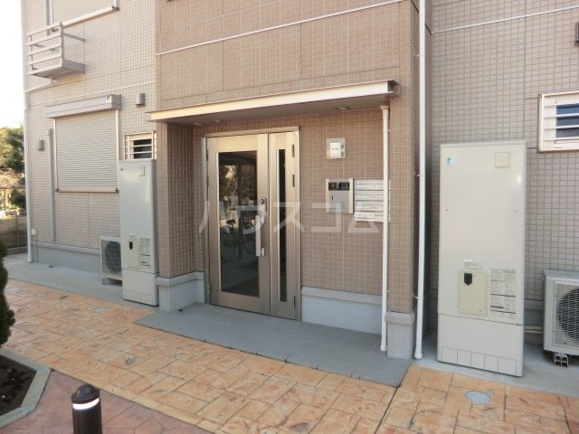 23/30 エントランス