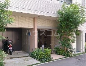 15/22 エントランス