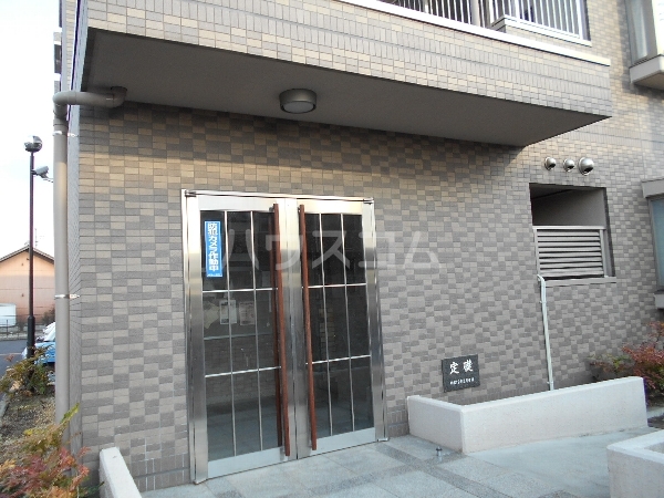 2/5 エントランス