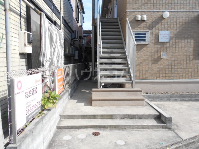 3/3 エントランス