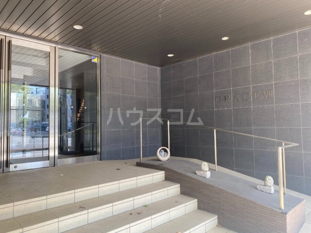 20/30 エントランス