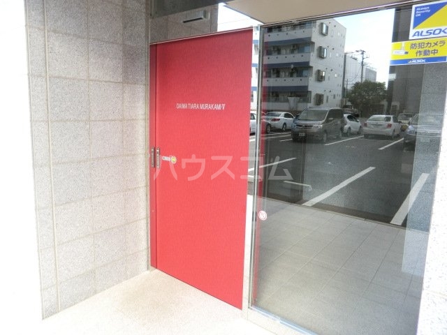 24/30 エントランス