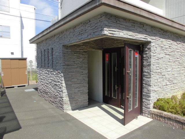 14/16 エントランス