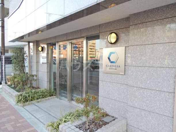 16/17 エントランス