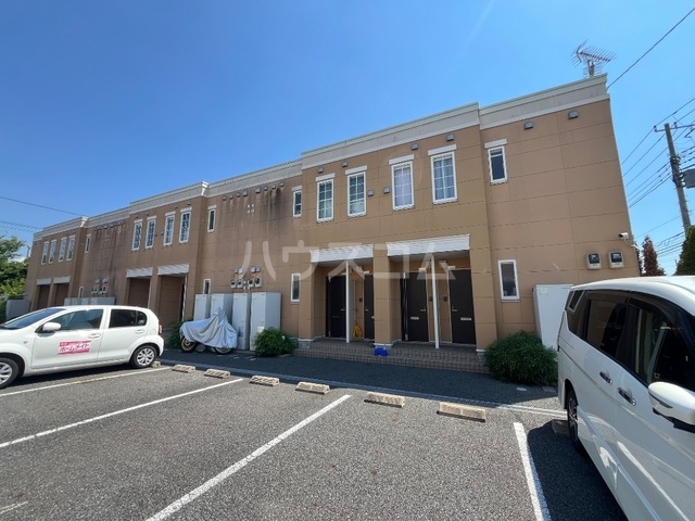 23/27 エントランス