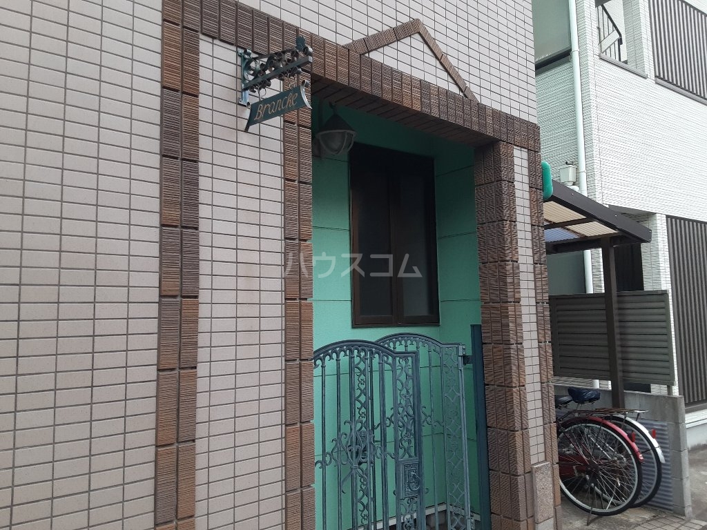 24/27 エントランス