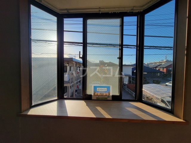 27/30 エントランス