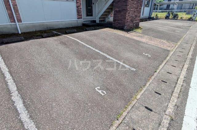 17/20 駐車場