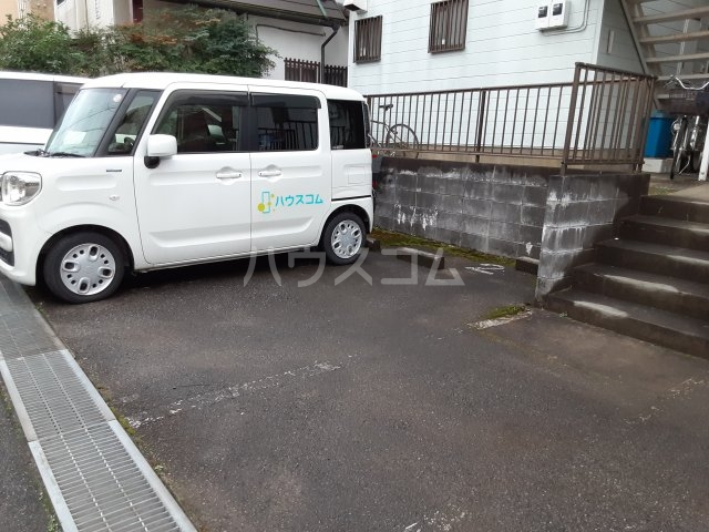 27/30 駐車場