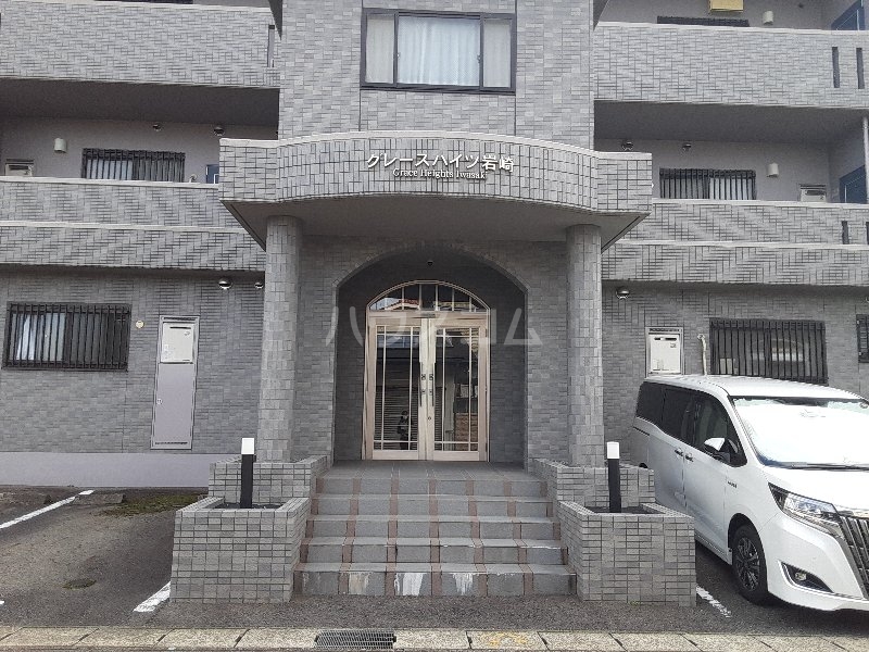 27/30 エントランス