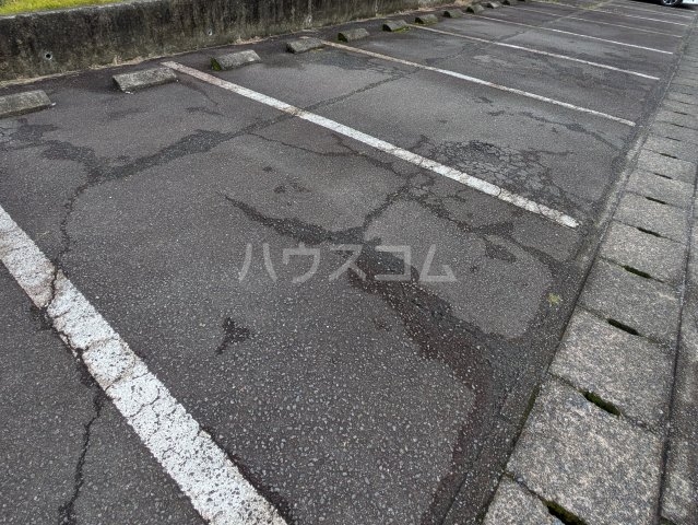 2/2 駐車場