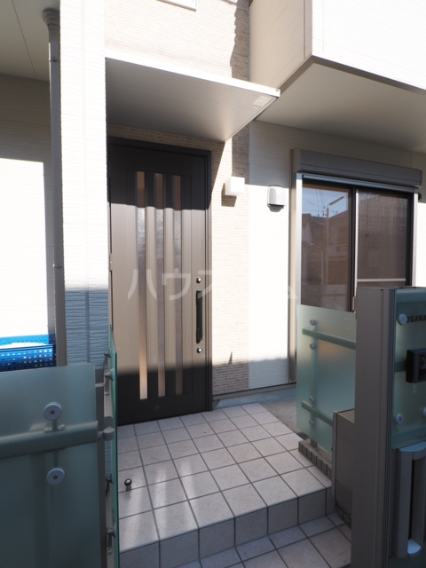 22/30 エントランス