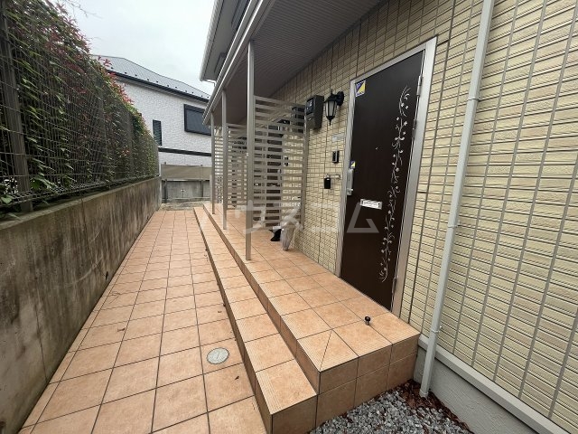 2/3 エントランス