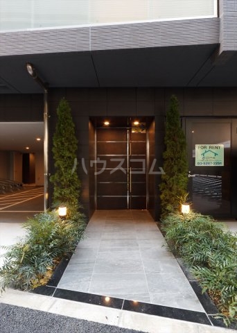 25/30 エントランス