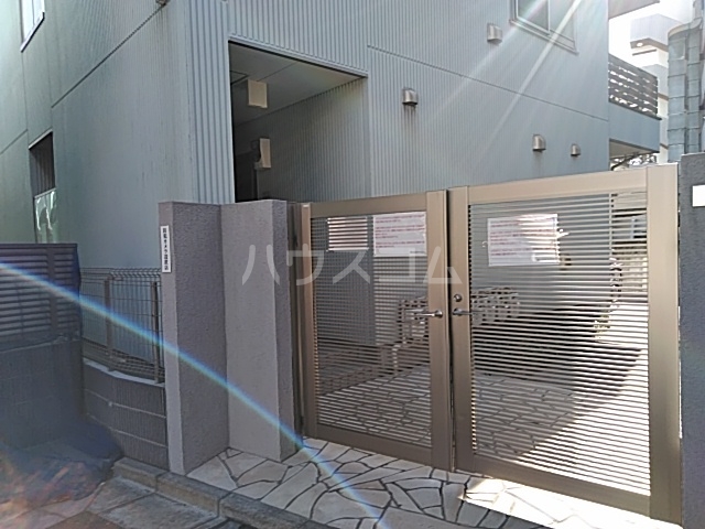 19/23 エントランス