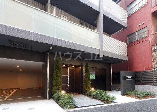 26/30 エントランス