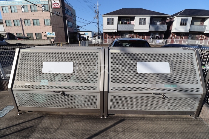 21/28 駐車場