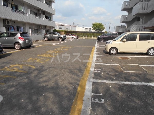 18/26 駐車場