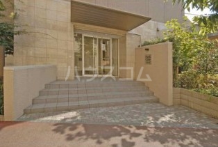 5/5 エントランス