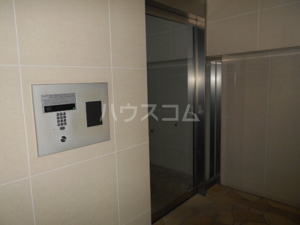 20/30 エントランス