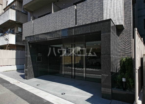 21/30 エントランス