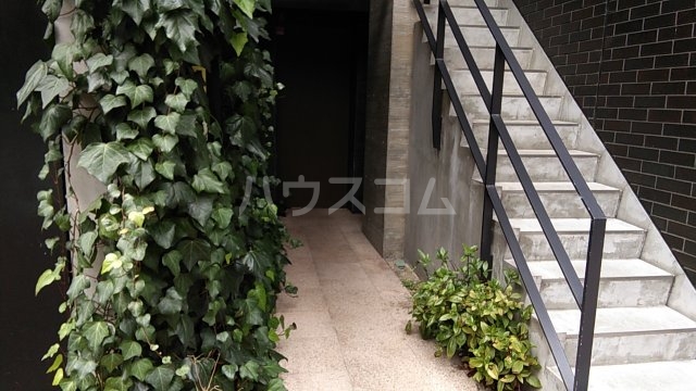 2/5 エントランス