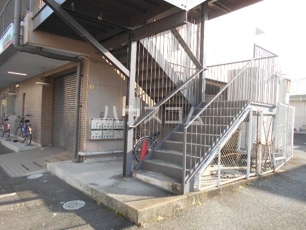 17/26 エントランス