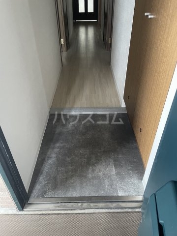 13/30 玄関
