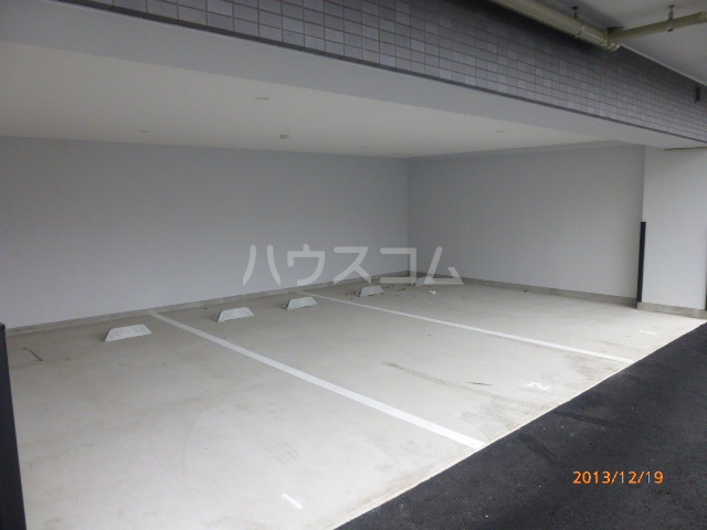 16/20 駐車場