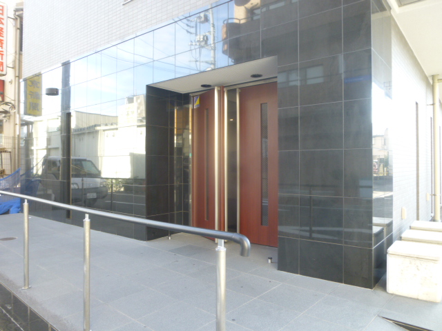 22/24 エントランス