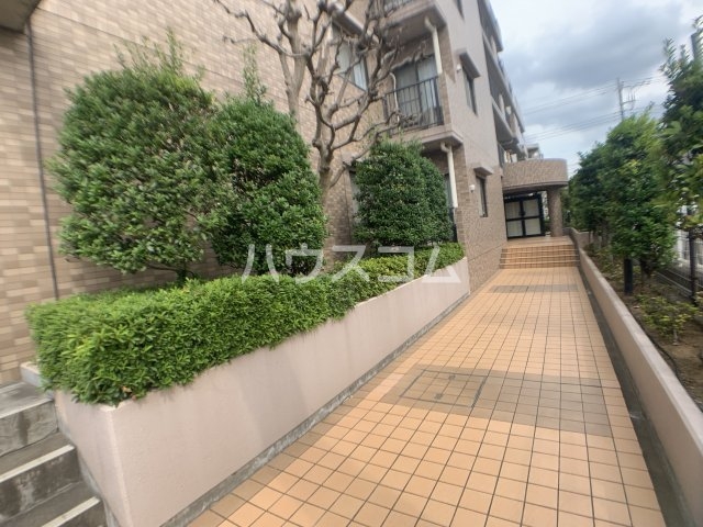 22/30 エントランス