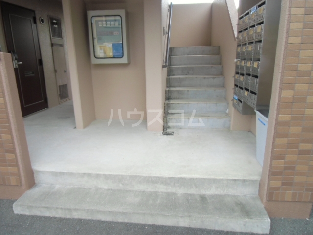 18/29 エントランス