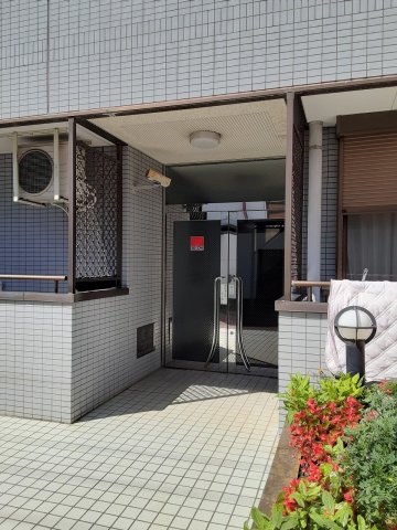 2/2 エントランス