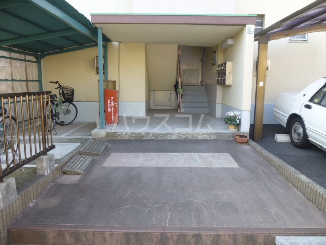 21/25 エントランス