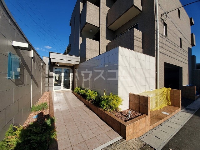 17/28 エントランス