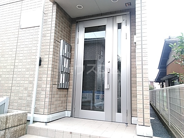 15/18 エントランス