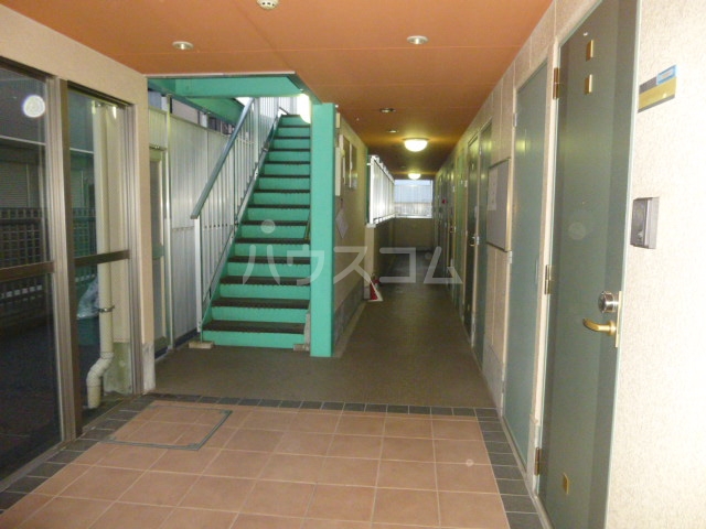 22/25 エントランス