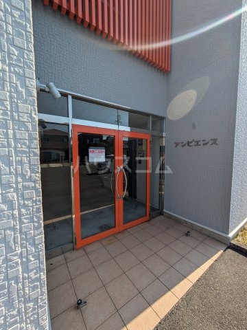 16/17 エントランス