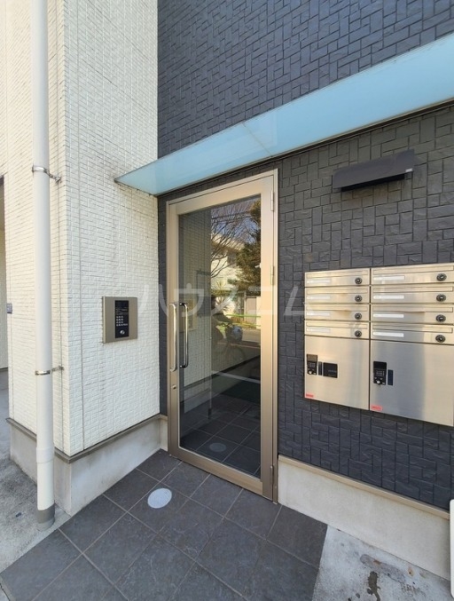 17/27 エントランス