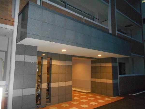 22/29 エントランス